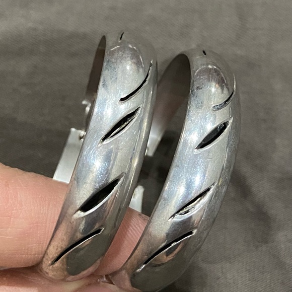 Alpaca Silver Hoops - Picture 3 of 8